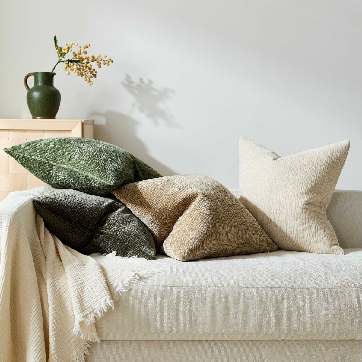 Textured Throw Natural - غطاء وسادة منقوش من الشينيل بألوان
