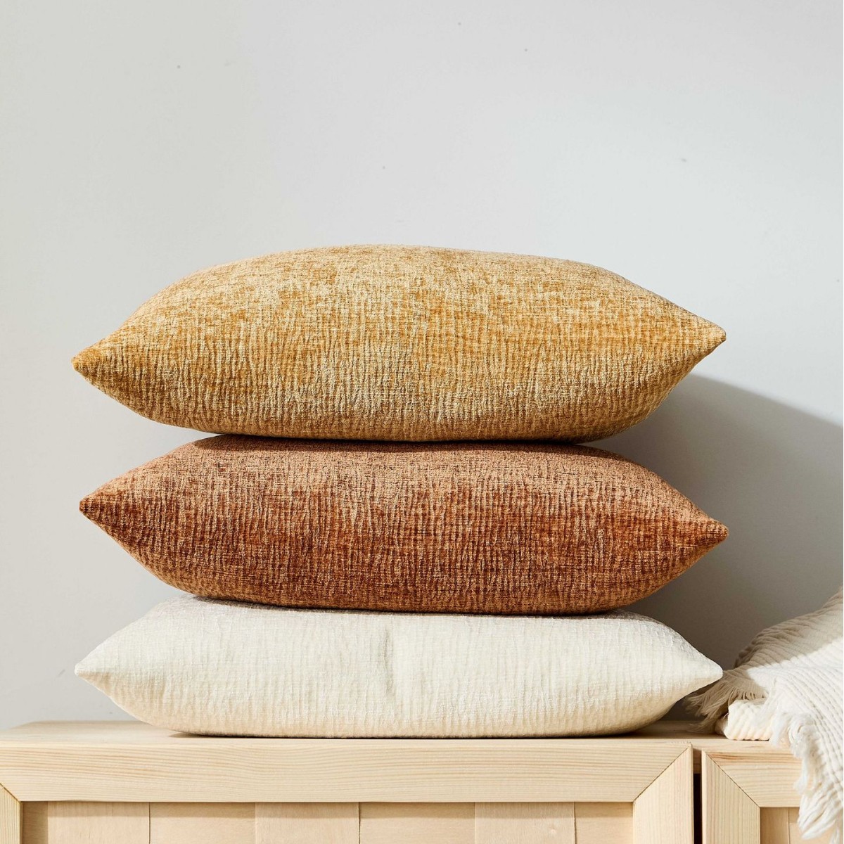 غطاء وسادة منقوش من الشينيل بأ - مراجعة Textured Throw Natural وسعره